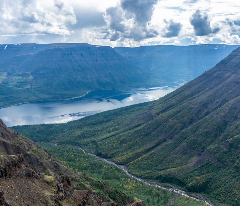 Плато Путорана вид на Озеро Собачье