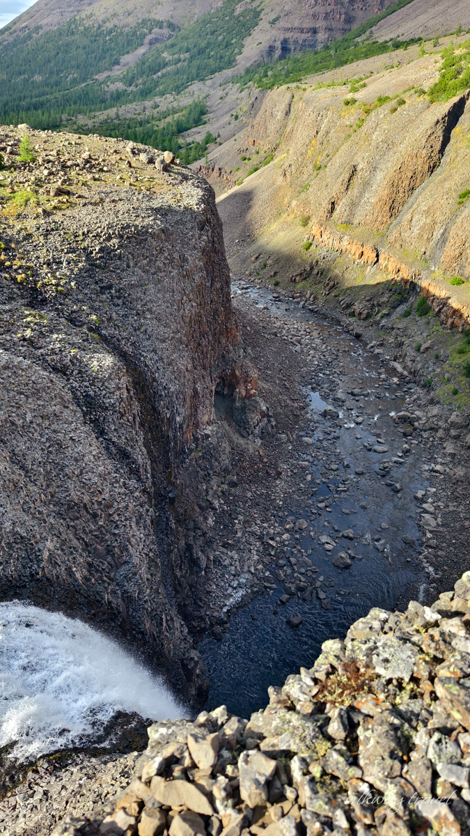 Плато Путорана : водопад Менделеева