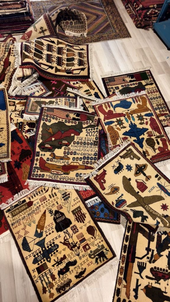 War rug ковер из Афганистана